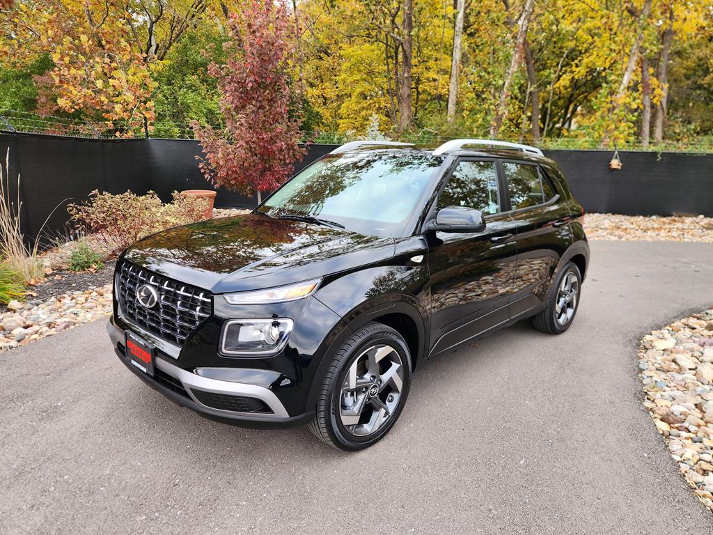 2024 Hyundai Venue SEL's photo