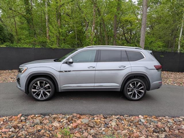 Used 2025 Volkswagen Atlas SEL Premium R-Line with VIN 1V2FR2CA6SC534796 for sale in Kansas City