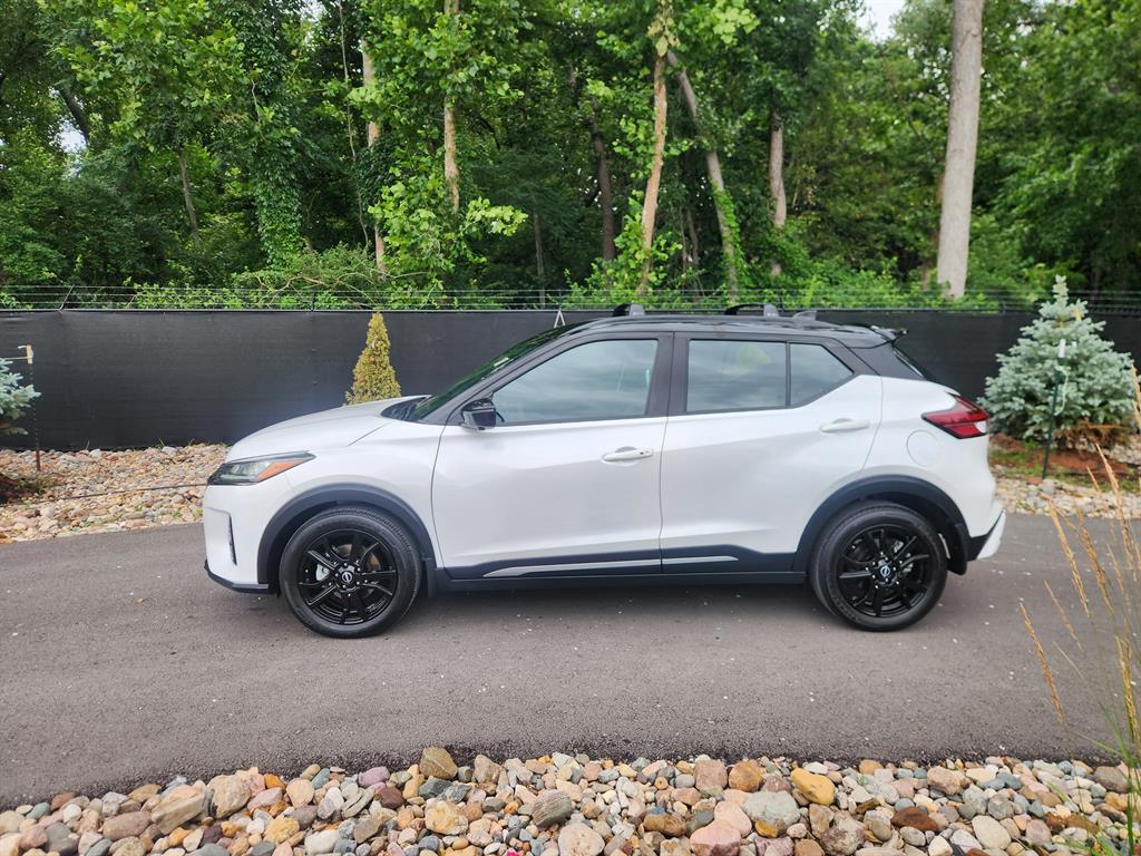 Used 2024 Nissan Kicks SR with VIN 3N1CP5DV7RL498793 for sale in Kansas City