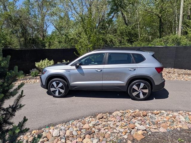 Used 2024 Volkswagen Taos S with VIN 3VV8X7B22RM019893 for sale in Kansas City