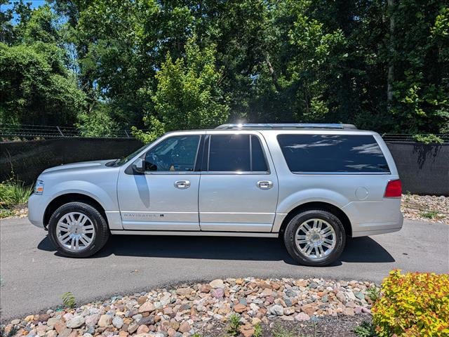 Used 2012 Lincoln Navigator Base with VIN 5LMJJ3J5XCEL06815 for sale in Kansas City