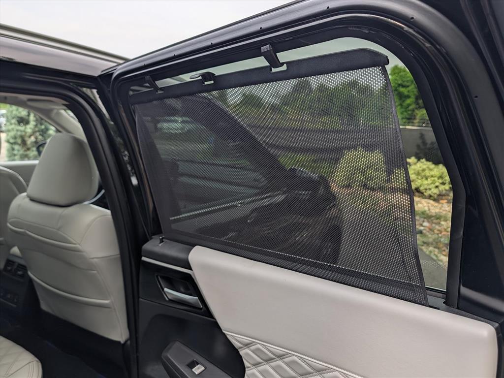 2024 Mitsubishi Outlander Plug-in Hybrid SEL - Photo 17