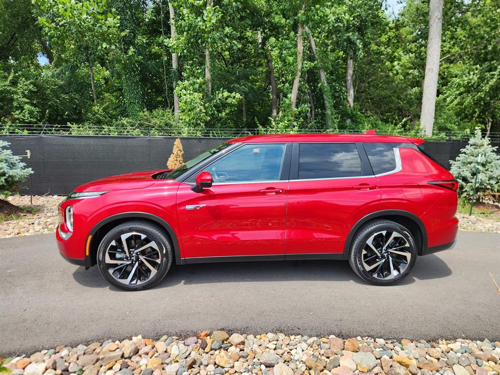 Used 2024 Mitsubishi Outlander Plug-in Hybrid SE with VIN JA4T5VA96RZ066886 for sale in Kansas City
