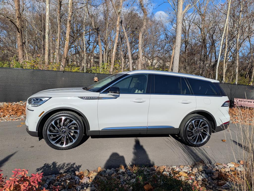 Used 2022 Lincoln Aviator Reserve with VIN 5LM5J7XC5NGL15556 for sale in Kansas City