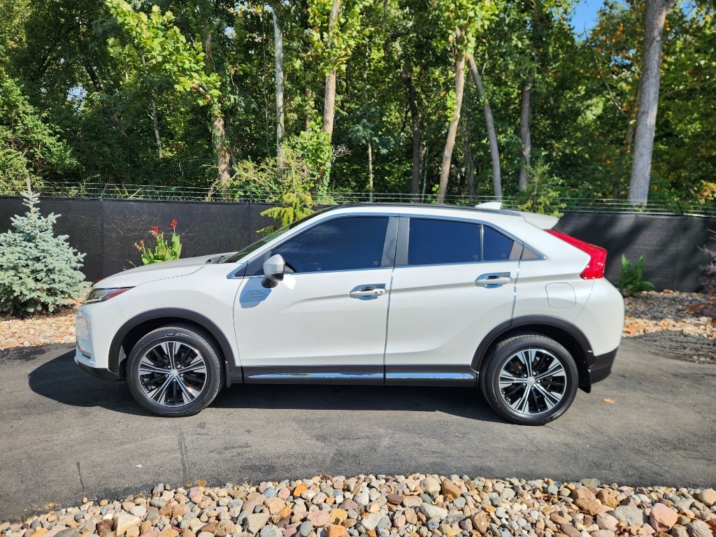 Used 2020 Mitsubishi Eclipse Cross SE with VIN JA4AT5AA7LZ000698 for sale in Kansas City