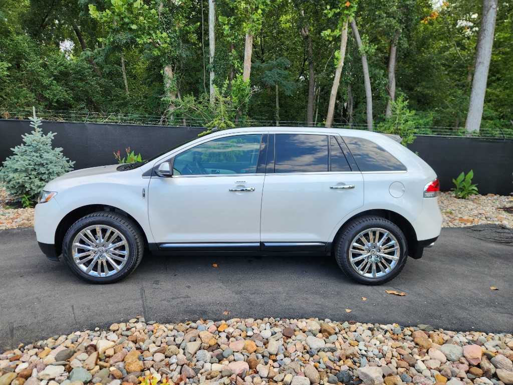 Used 2014 Lincoln MKX Base with VIN 2LMDJ8JK9EBL04415 for sale in Kansas City, MO