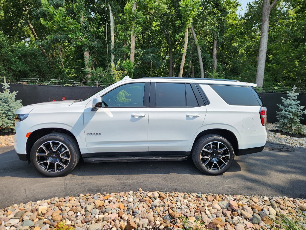 Used 2022 Chevrolet Tahoe RST with VIN 1GNSKRKD3NR190961 for sale in Kansas City, MO