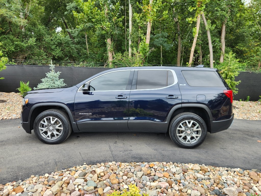 Used 2021 GMC Acadia SLE with VIN 1GKKNRL41MZ212490 for sale in Kansas City