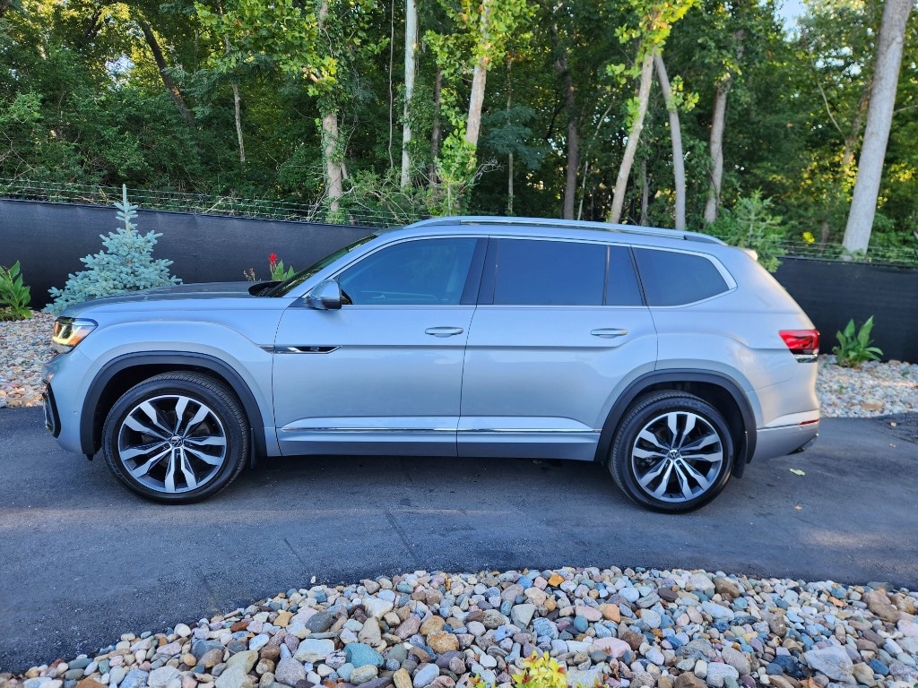 Used 2021 Volkswagen Atlas SEL Premium R-Line with VIN 1V2FR2CA4MC555858 for sale in Kansas City