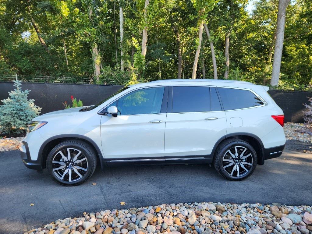 Used 2019 Honda Pilot Elite with VIN 5FNYF6H02KB084187 for sale in Kansas City, MO