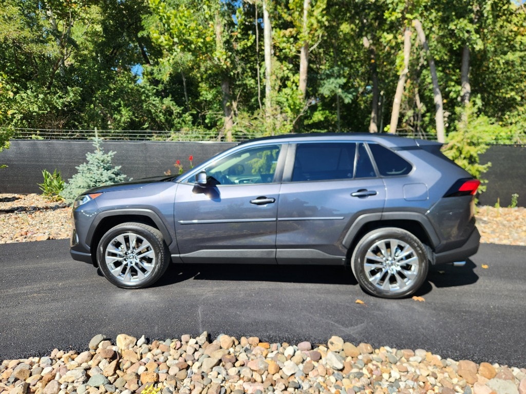 Used 2020 Toyota RAV4 XLE Premium with VIN JTMA1RFV7LD530200 for sale in Kansas City, MO