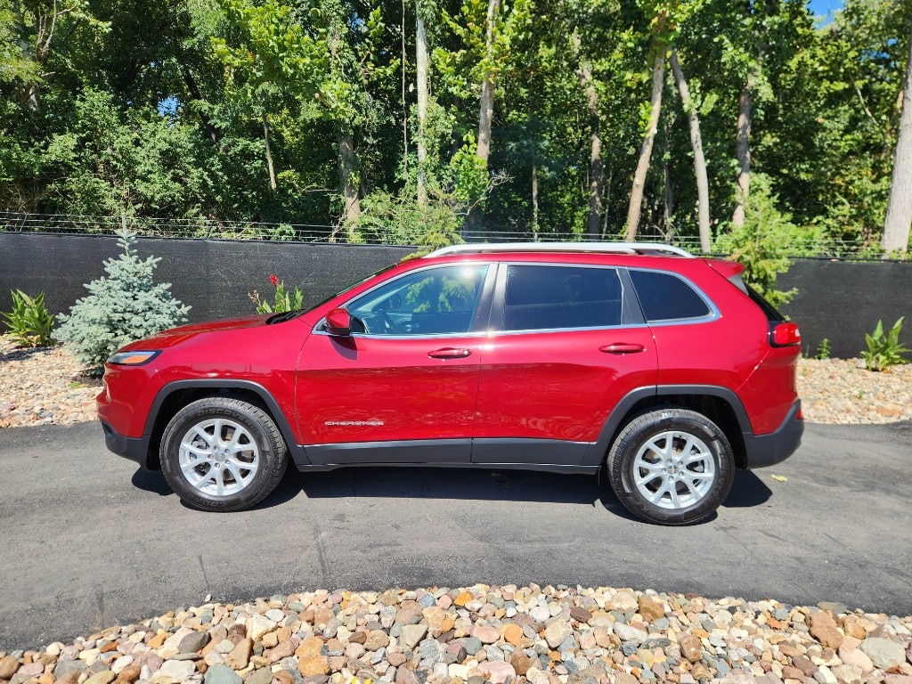 Used 2015 Jeep Cherokee Latitude with VIN 1C4PJMCB6FW714754 for sale in Kansas City, MO