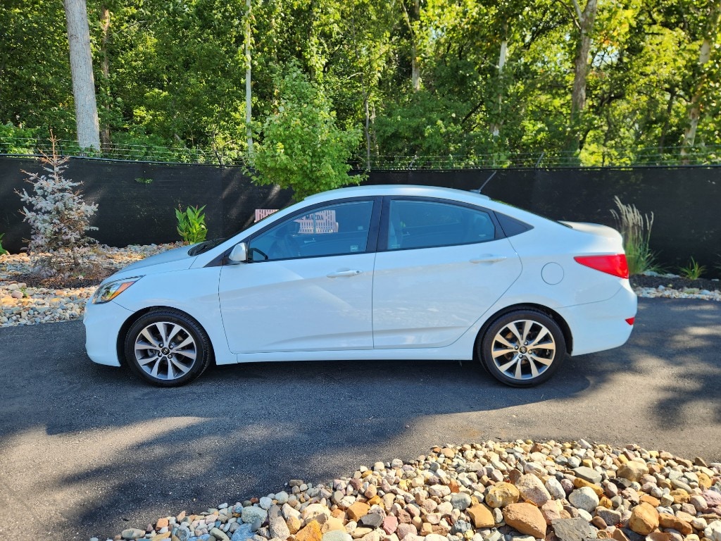 Used 2017 Hyundai Accent Value Edition with VIN KMHCT4AE0HU334082 for sale in Kansas City