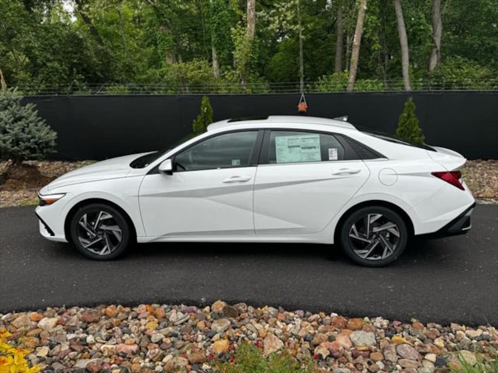 New 2025 Hyundai Elantra Hybrid Limited Sedan