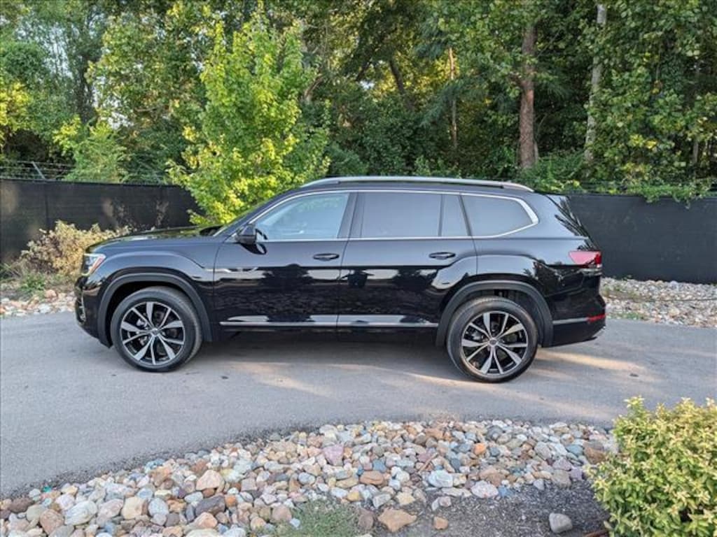 Certified 2025 Volkswagen Atlas 2.0T SEL Premium R-Line SUV