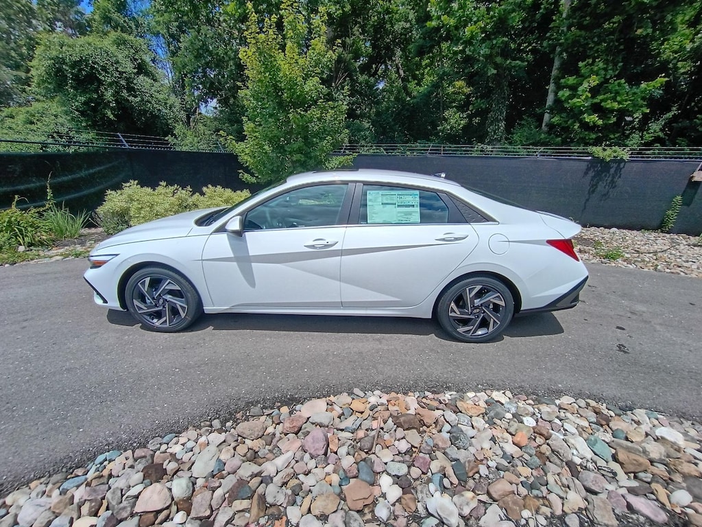 New 2026 Hyundai Elantra Limited Sedan