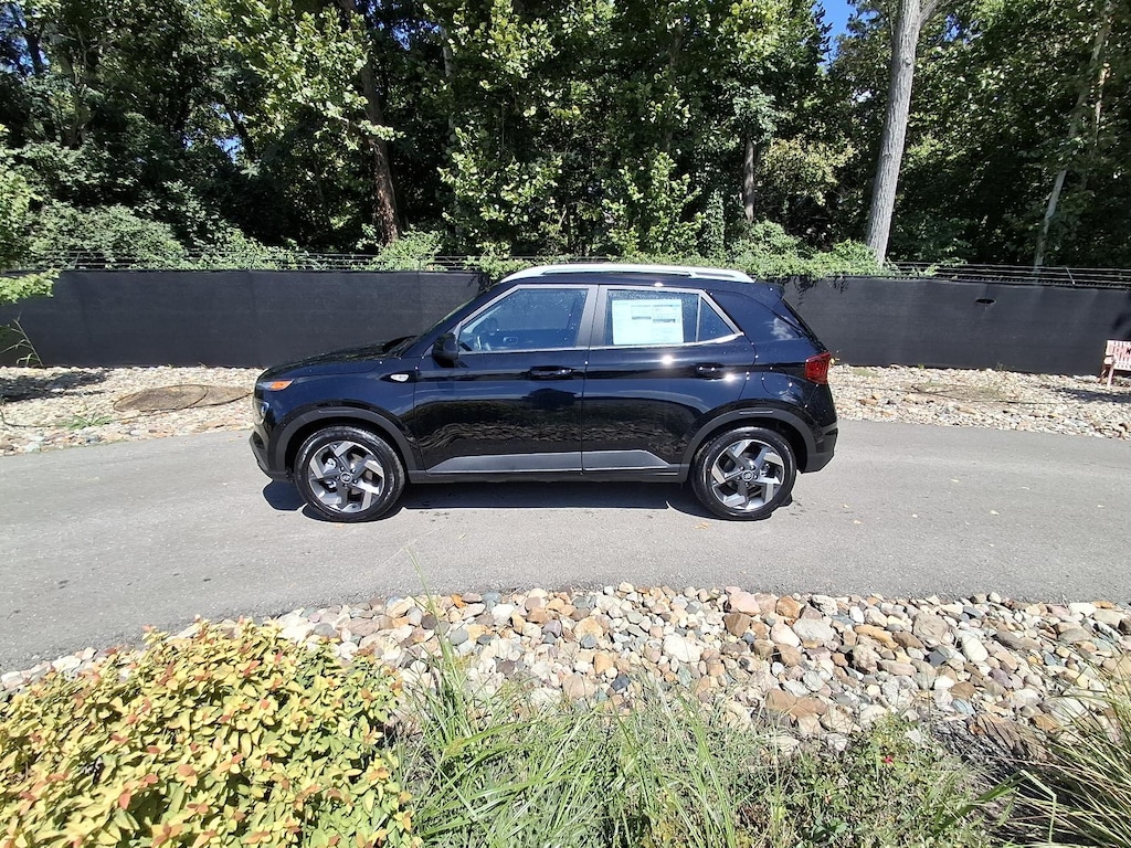 New 2026 Hyundai Venue SEL SUV