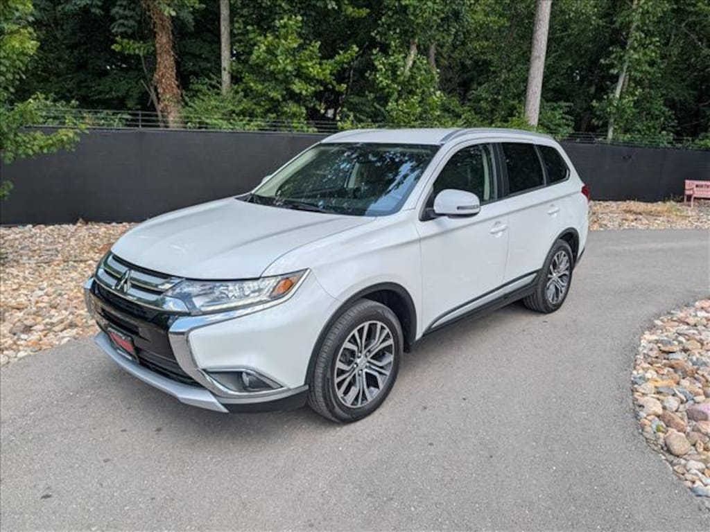 Used 2017 Mitsubishi Outlander SEL CUV