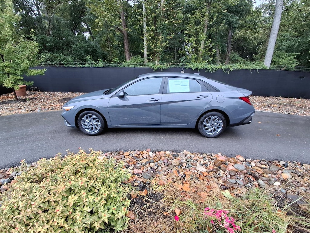New 2026 Hyundai Elantra Hybrid Blue Sedan