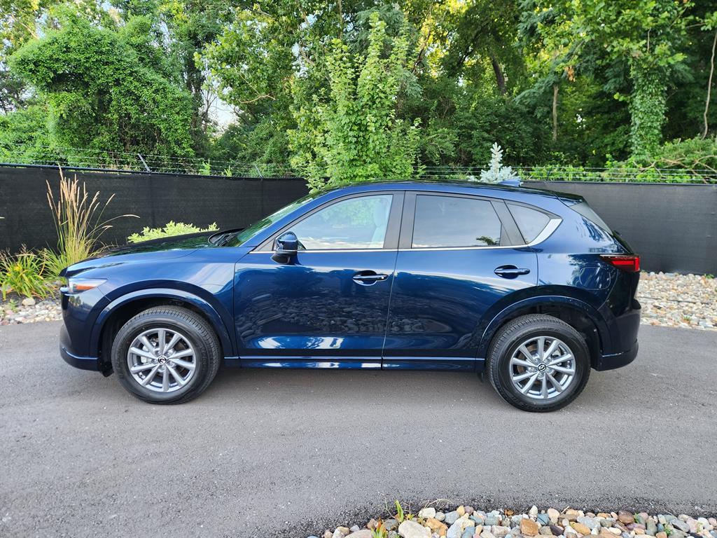 2024 Mazda CX-5 2.5 S Preferred photo 2
