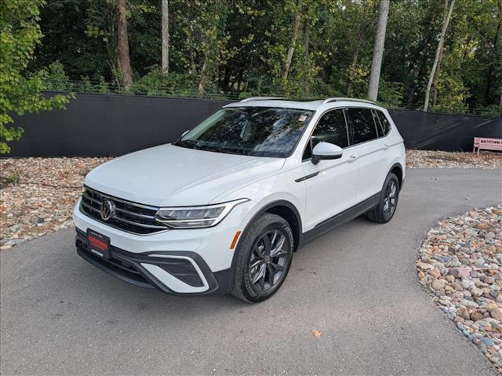 Certified 2024 Volkswagen Tiguan 2.0T SE SUV