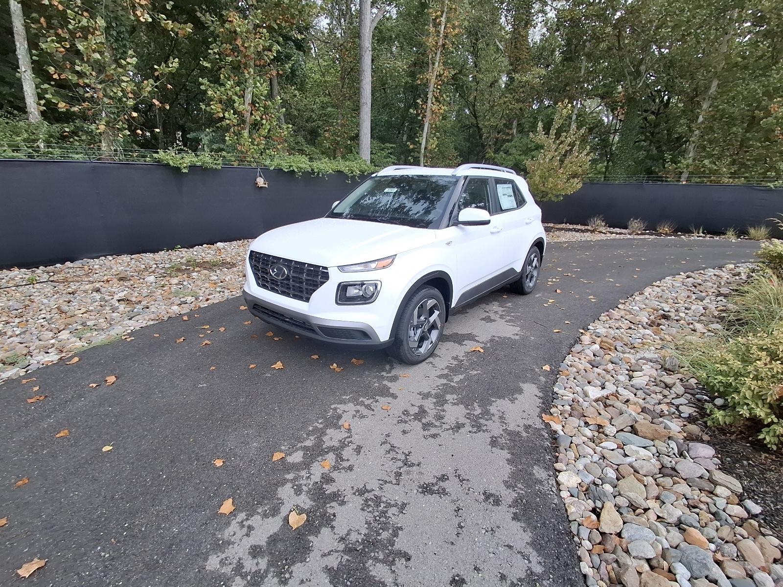 Lunar White 2026 Hyundai Venue SUV / Crossover Front-Wheel Drive Continuously Variable Transmission