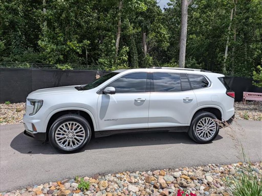 Used 2025 GMC Acadia Denali SUV