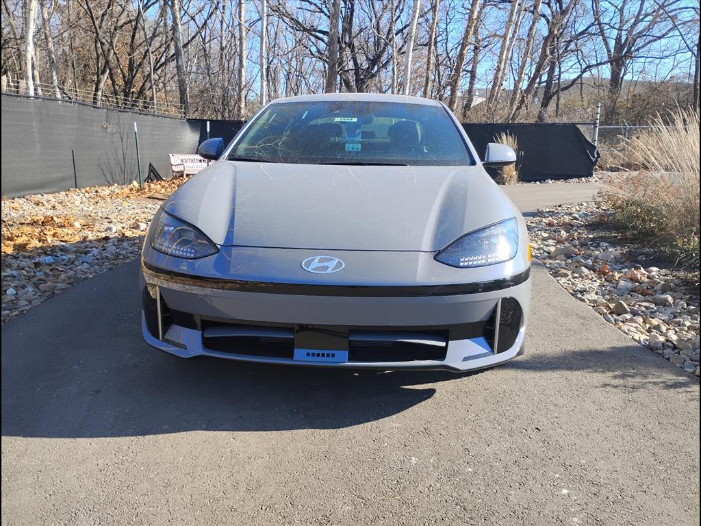 2025 Hyundai IONIQ 6 SEL's photo