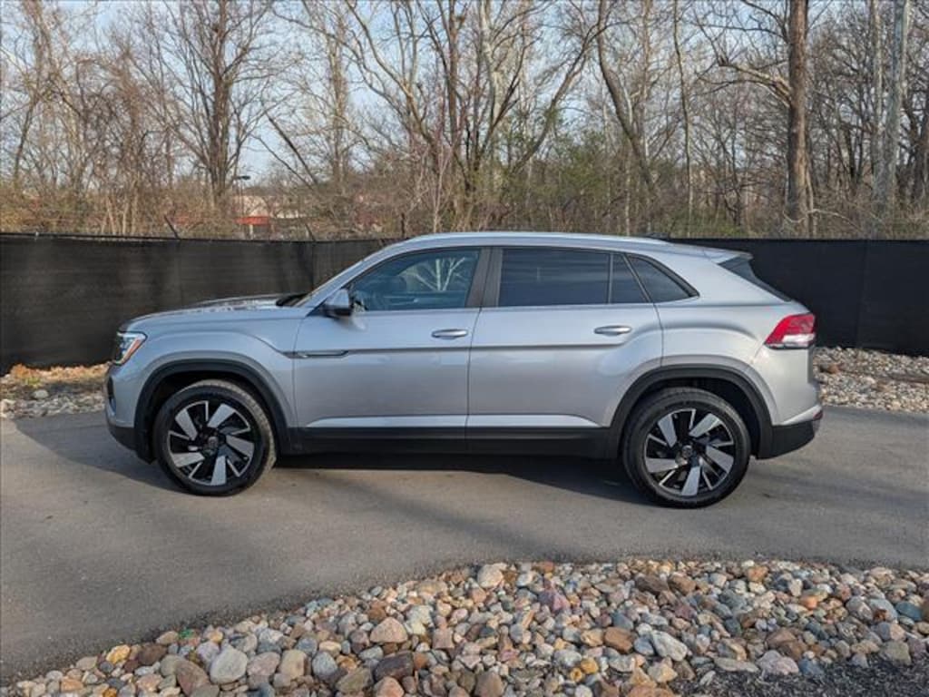 Certified 2024 Volkswagen Atlas Cross Sport 2.0T SE w/Technology SUV