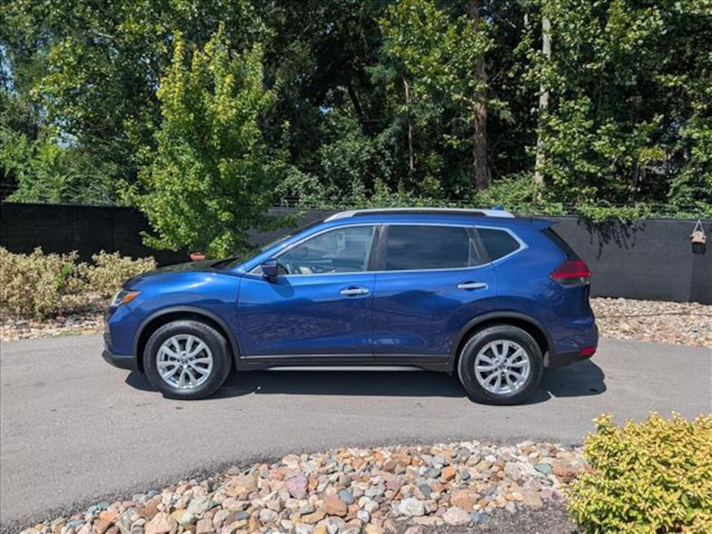 Used 2020 Nissan Rogue SV SUV