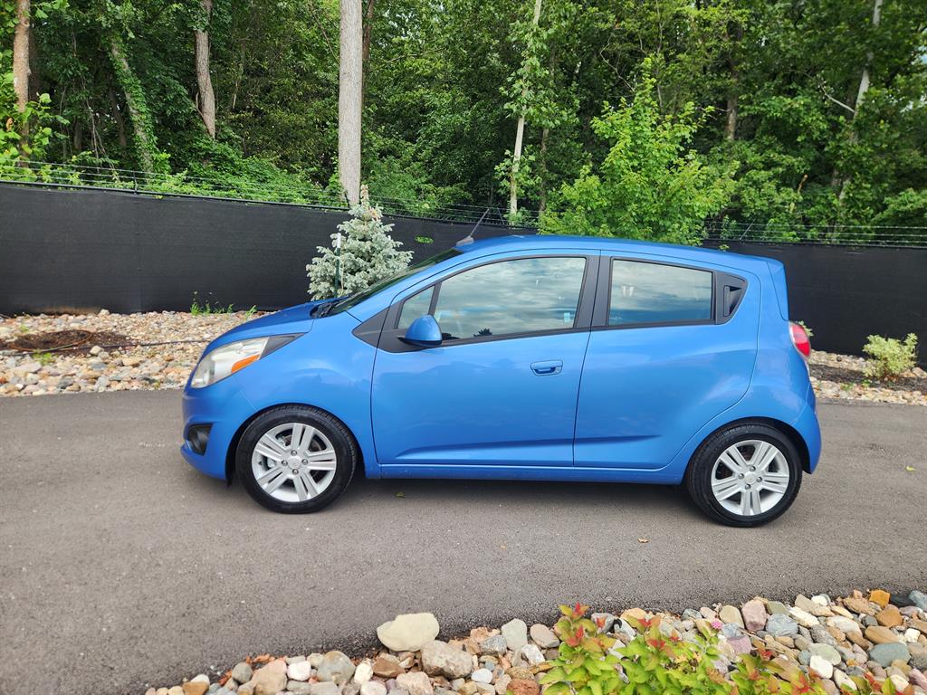 2014 Chevrolet Spark 1LT photo 2