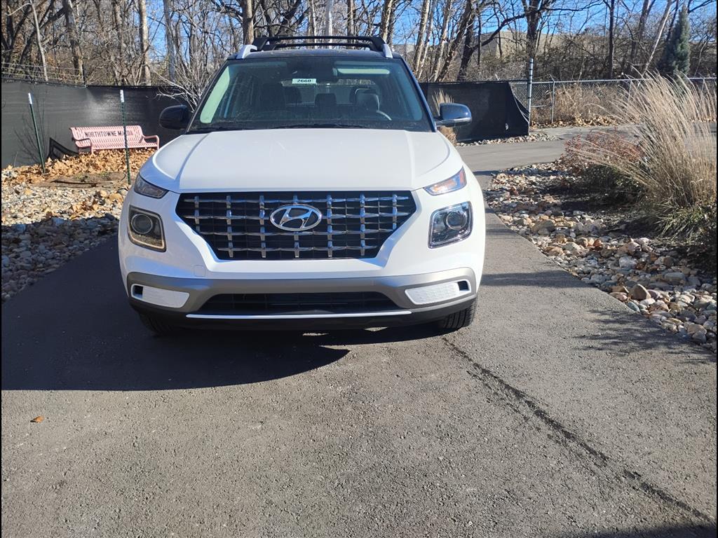 2026 Hyundai Venue SEL's photo