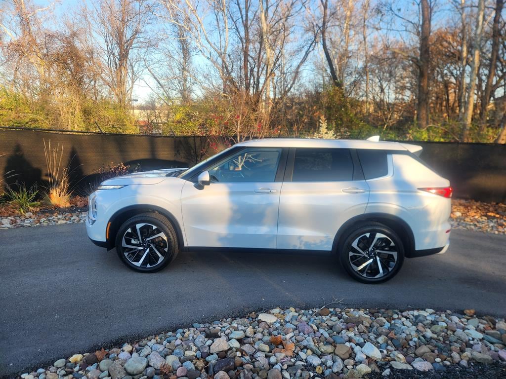 Certified 2024 Mitsubishi Outlander SE SUV
