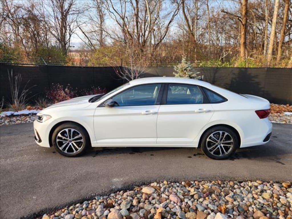 Certified 2025 Volkswagen Jetta 1.5T Sport Sedan