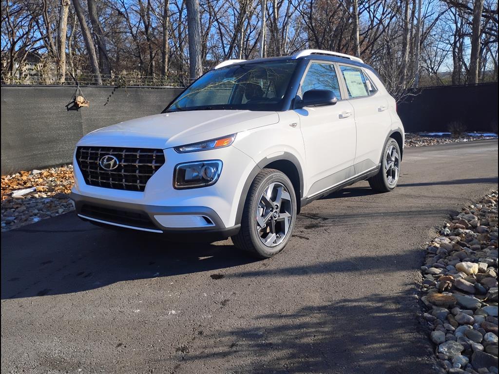 2026 Hyundai Venue SEL's photo