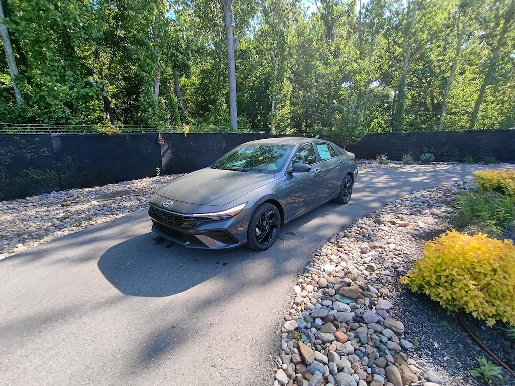 New 2026 Hyundai Elantra SEL Sport Sedan