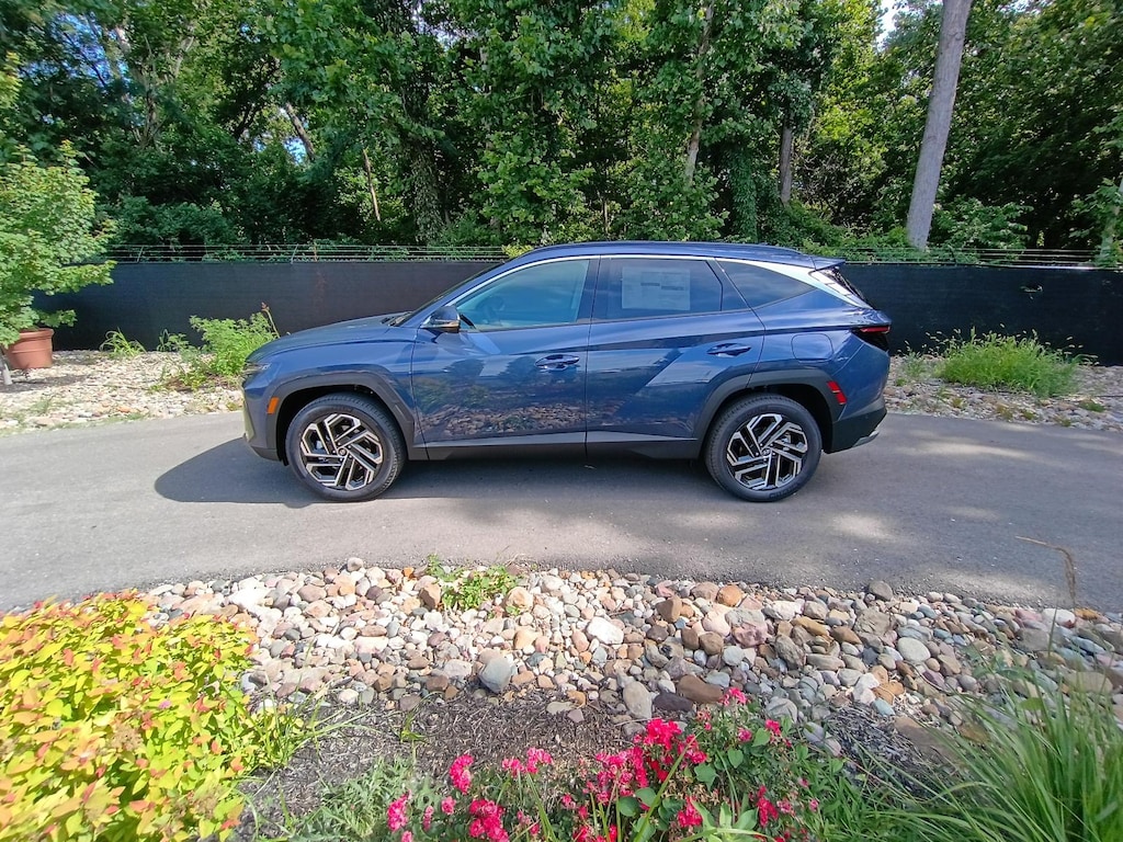 New 2026 Hyundai Tucson Limited AWD SUV
