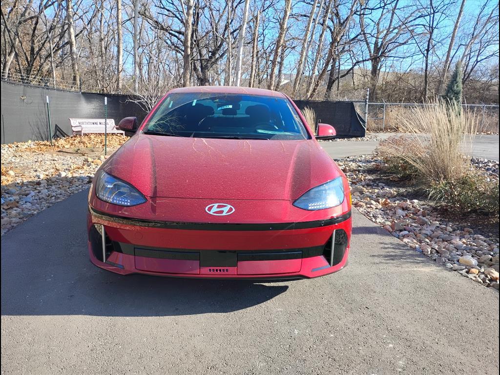 2025 Hyundai IONIQ 6 SE's photo