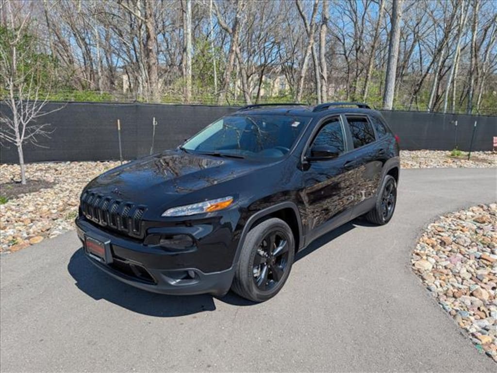 Used 2016 Jeep Cherokee Latitude FWD SUV