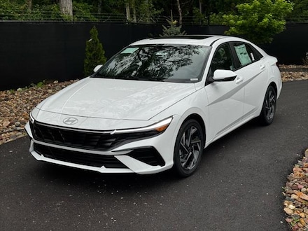 2025 Hyundai Elantra Hybrid Limited Sedan