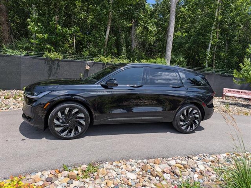 Used 2024 Lincoln Nautilus Reserve SUV
