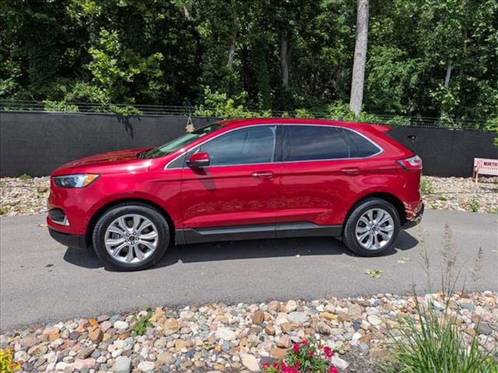 Used 2023 Ford Edge Titanium SUV