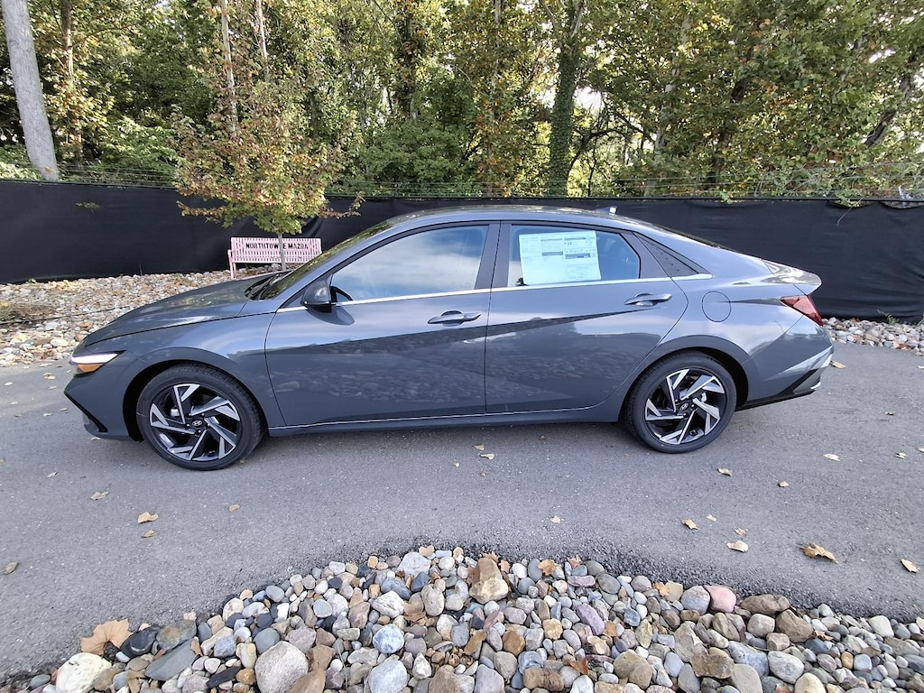 New 2026 Hyundai Elantra Limited Sedan