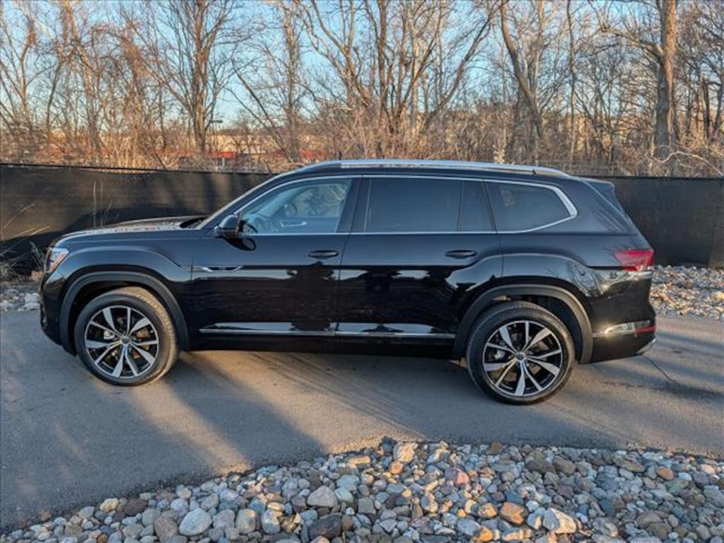Certified 2025 Volkswagen Atlas 2.0T SEL Premium R-Line SUV