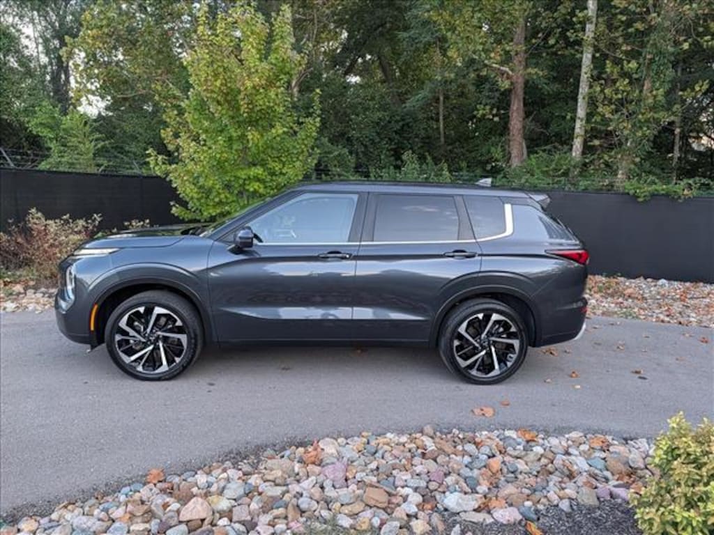 Certified 2024 Mitsubishi Outlander SE SUV