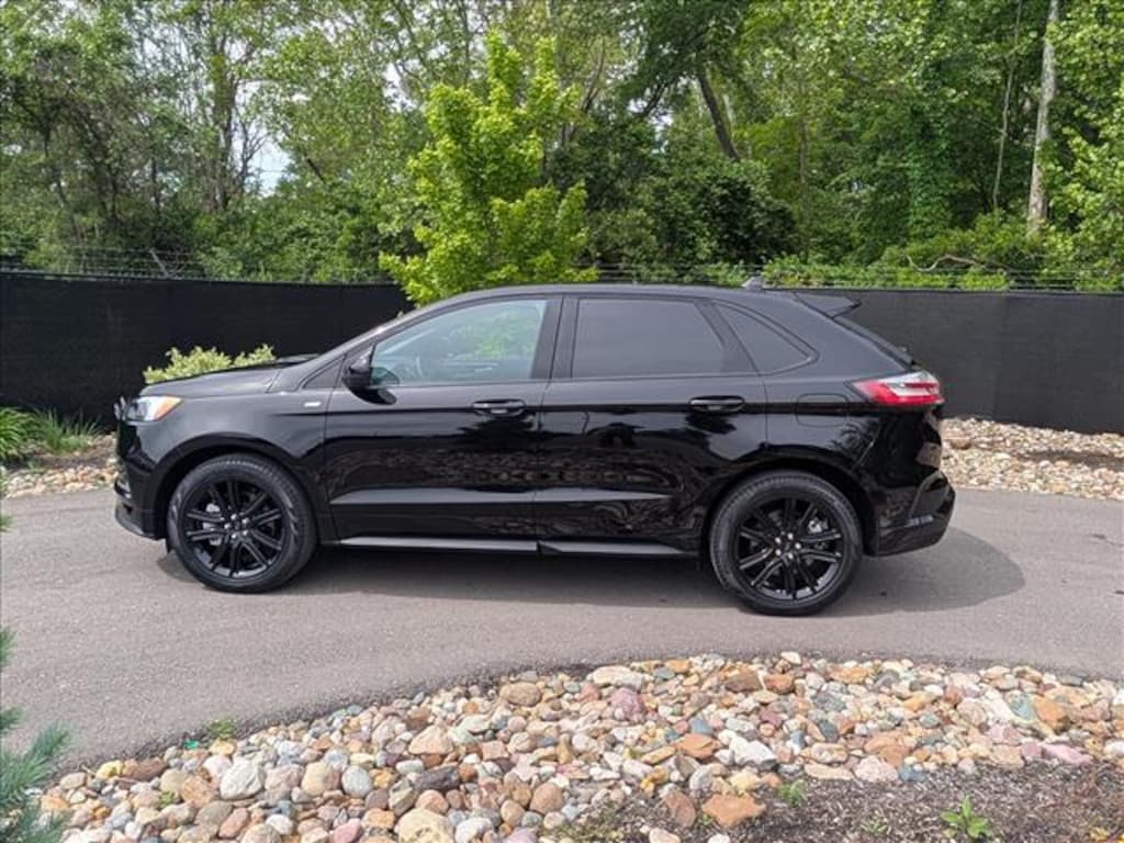 Used 2023 Ford Edge SUV