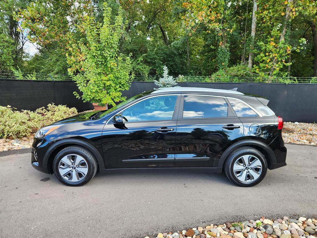 2020 Kia Niro LX photo 2