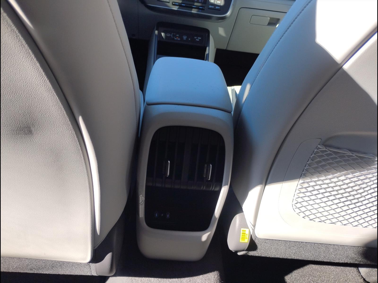 2026 Hyundai Kona Limited - Photo 18