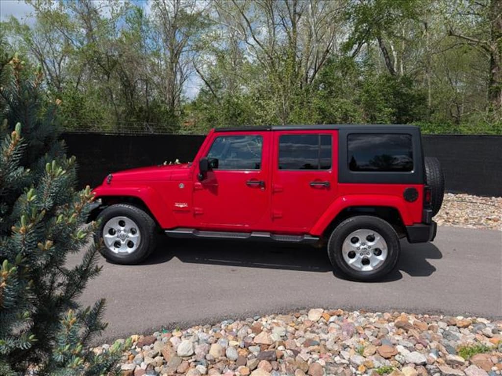 Used 2015 Jeep Wrangler Unlimited Sahara 4x4 SUV