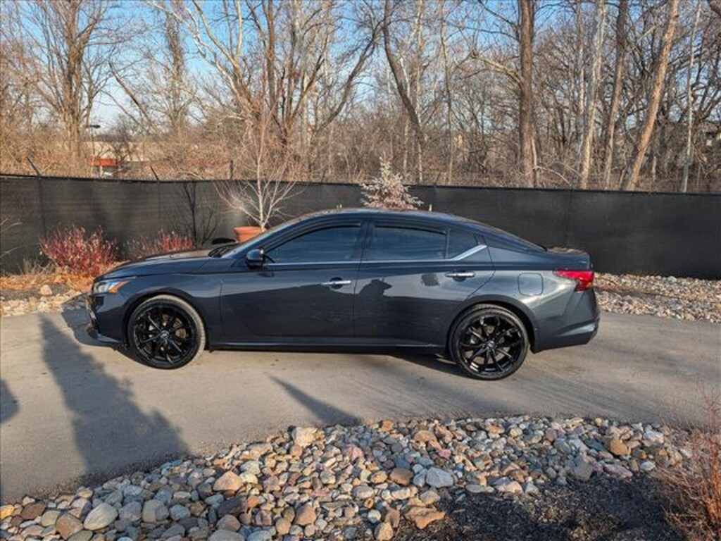 Used 2019 Nissan Altima 2.5 Platinum Sedan